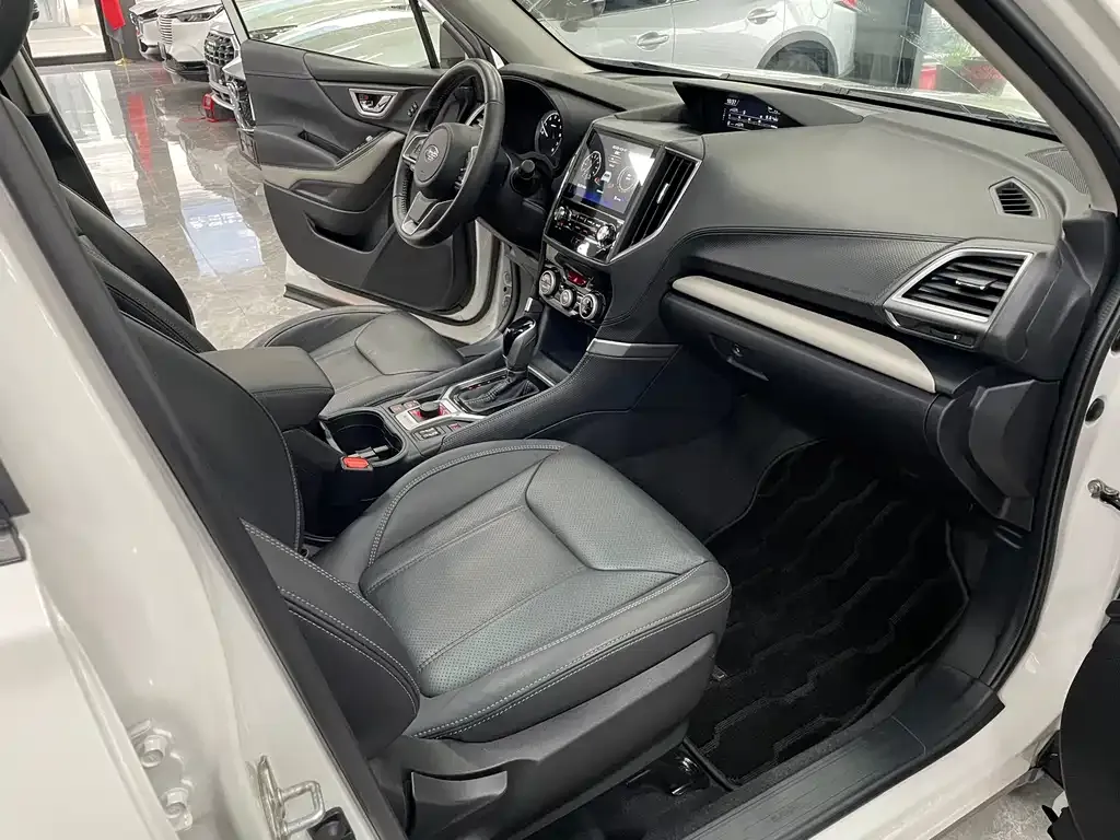 Subaru Forester 2022 из CN, фото 3