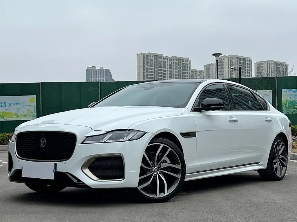 Jaguar XFL — фото 1