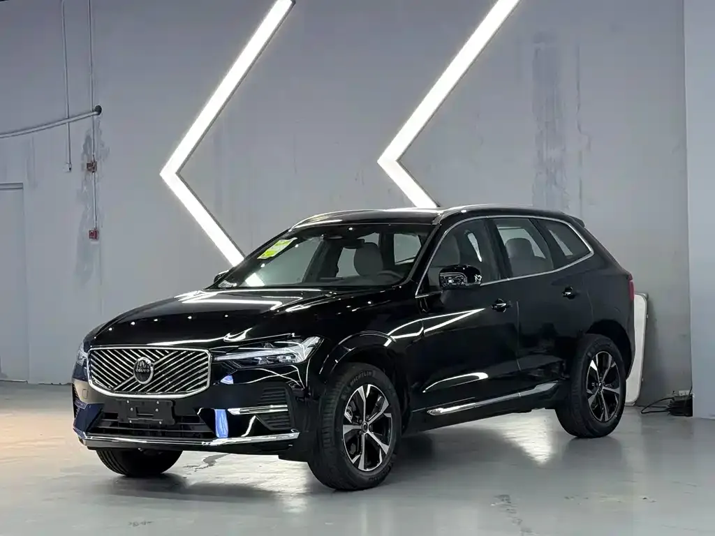 Volvo XC60 — фото 1
