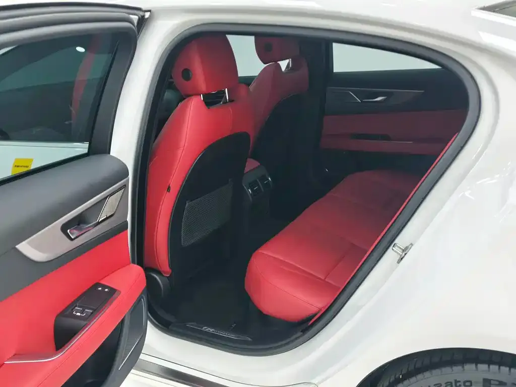 Jaguar XEL — фото 3