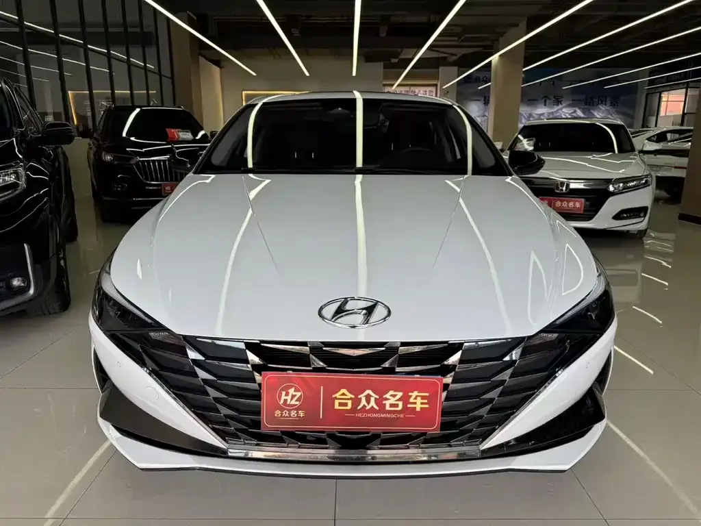 Hyundai Elantra — фото 6