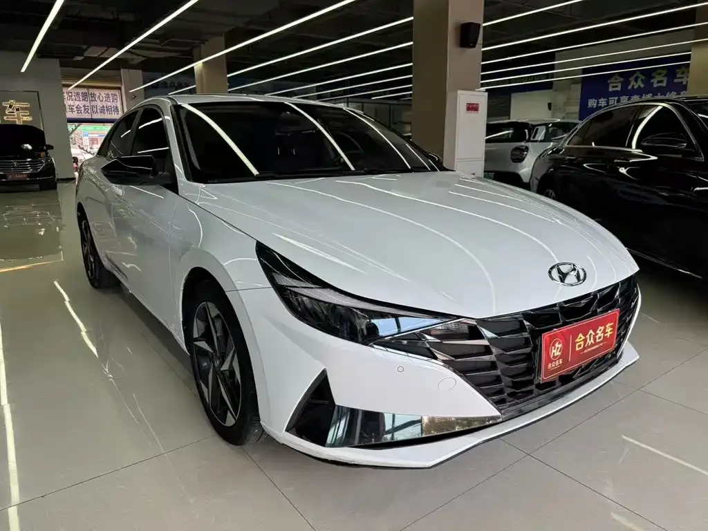 Hyundai Elantra — фото 9