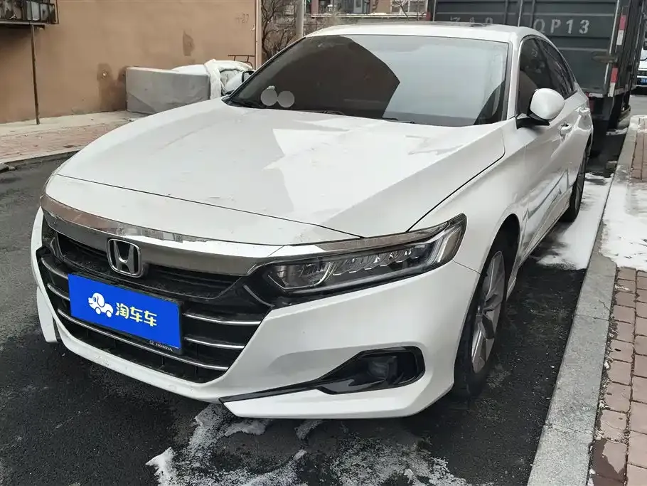 Honda Accord — фото 1