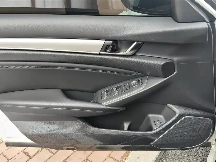 Honda Accord — фото 7