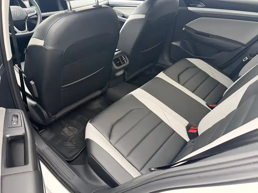 Volkswagen Bora 2025 из CN, фото 2