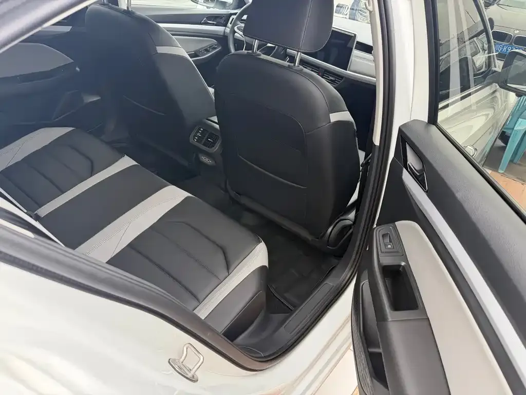 Volkswagen Bora 2025 из CN, фото 5
