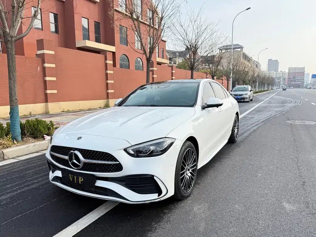 Mercedes-Benz C-Class — фото 1