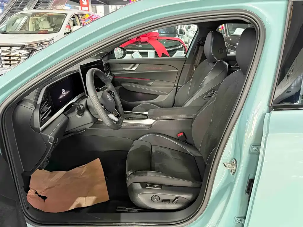 Volkswagen Passat 2024 из CN, фото 8