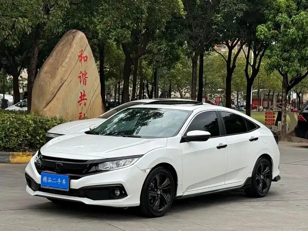 Honda Civic — фото 1