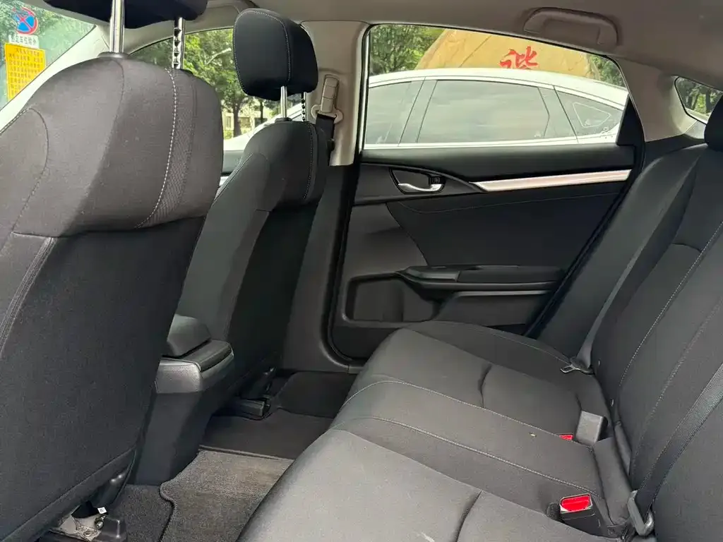 Honda Civic — фото 10