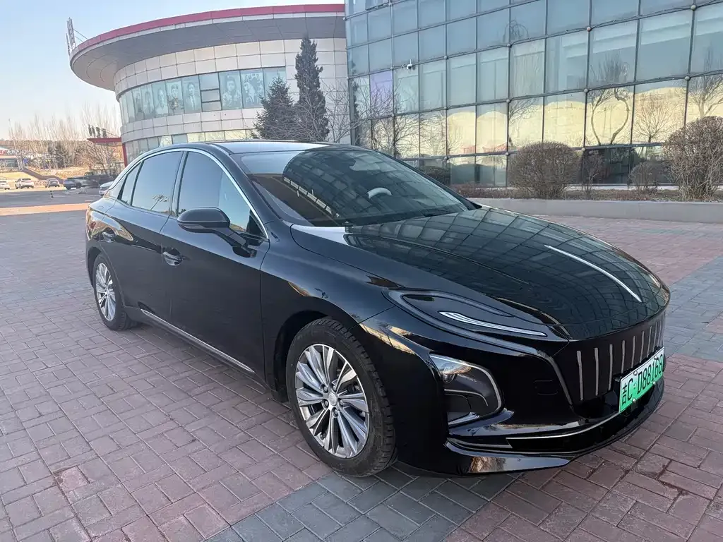 Hongqi E-QM5 2024 из CN, фото 8