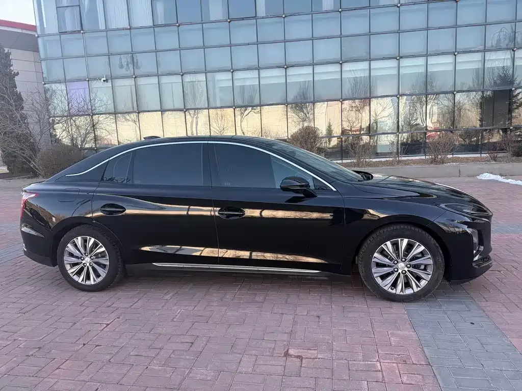 Hongqi E-QM5 2024 из CN, фото 7
