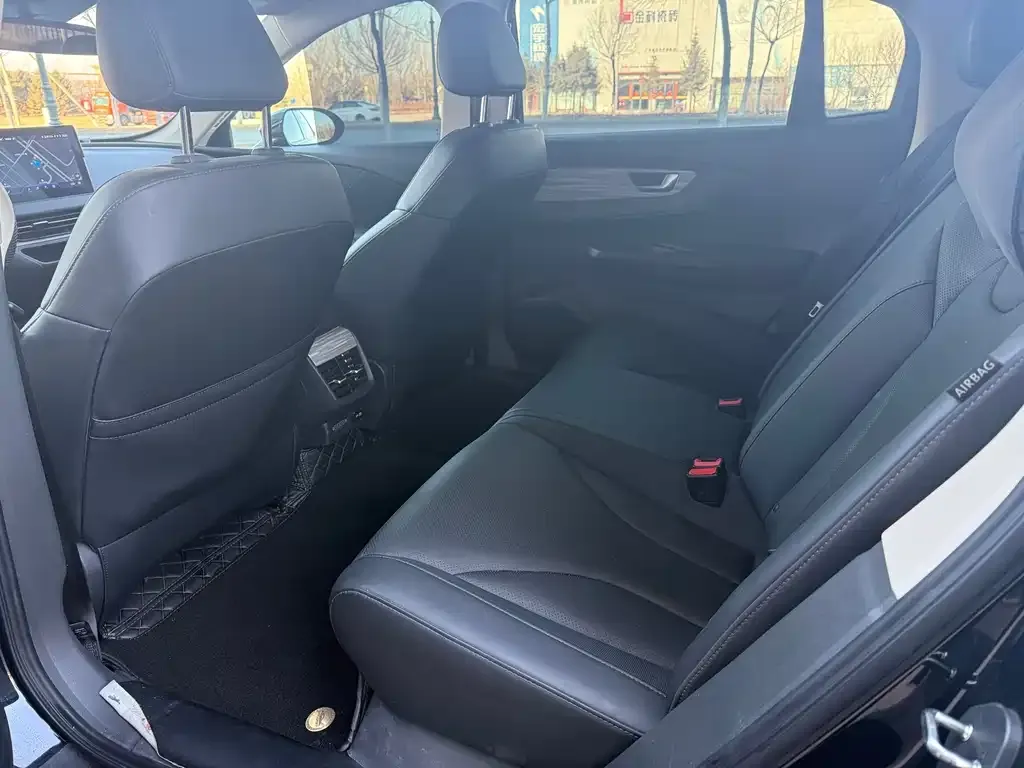 Hongqi E-QM5 2024 из CN, фото 5