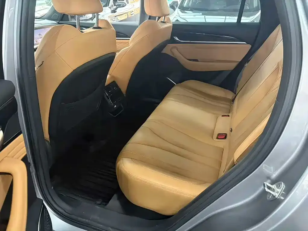 Geely Xingyue L 2024 из CN, фото 2