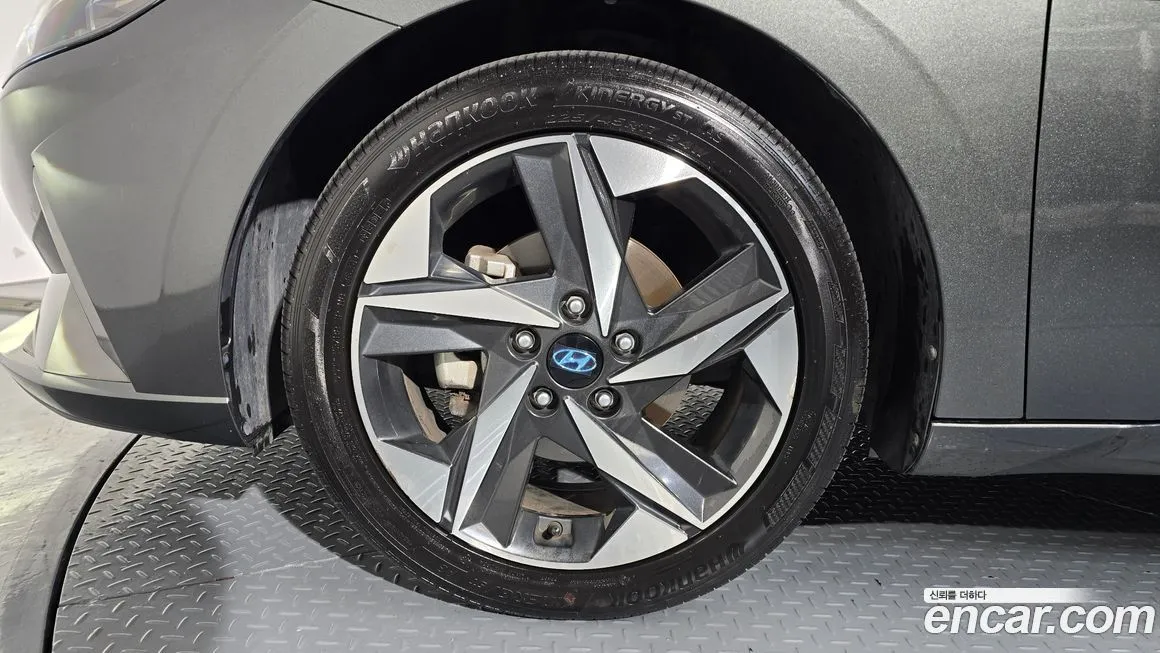 Hyundai AVANTE — фото 3
