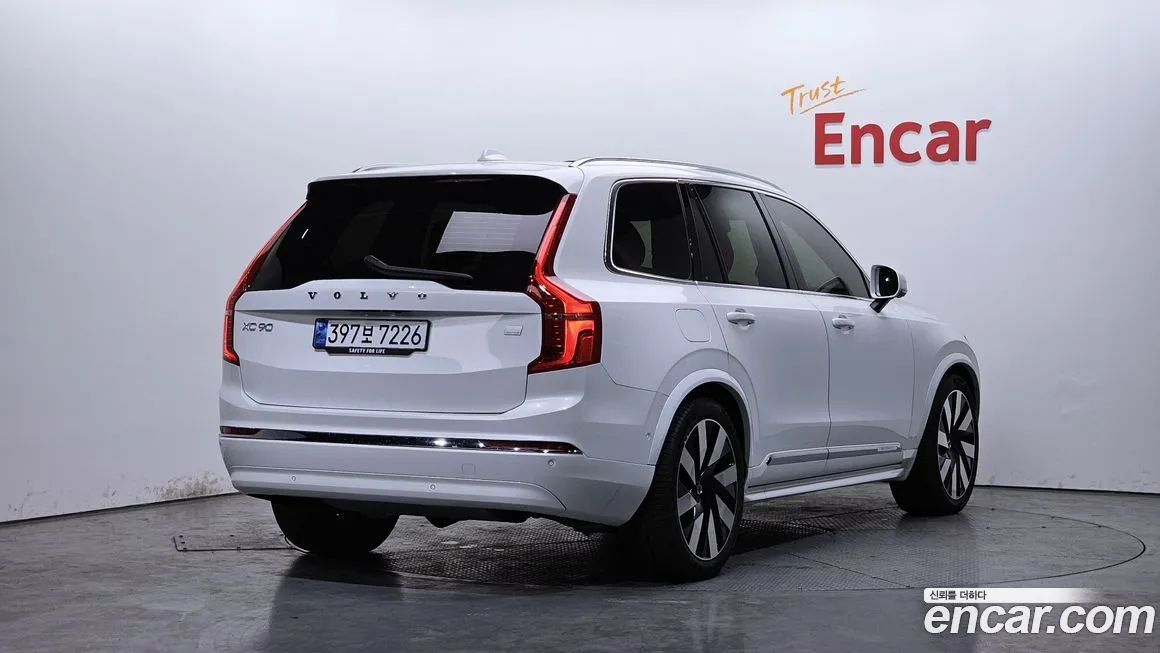 Volvo XC90 — фото 2