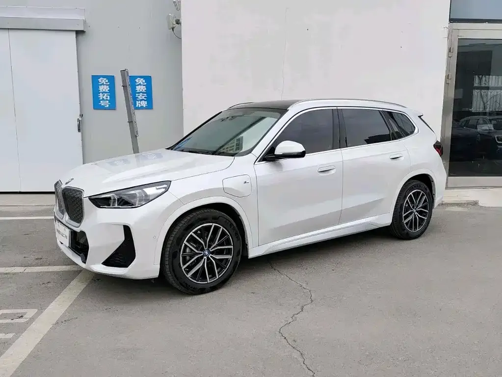 BMW iX1 2025 из CN, фото 1