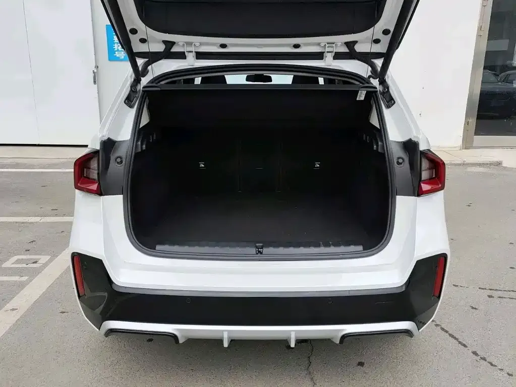 BMW iX1 2025 из CN, фото 10