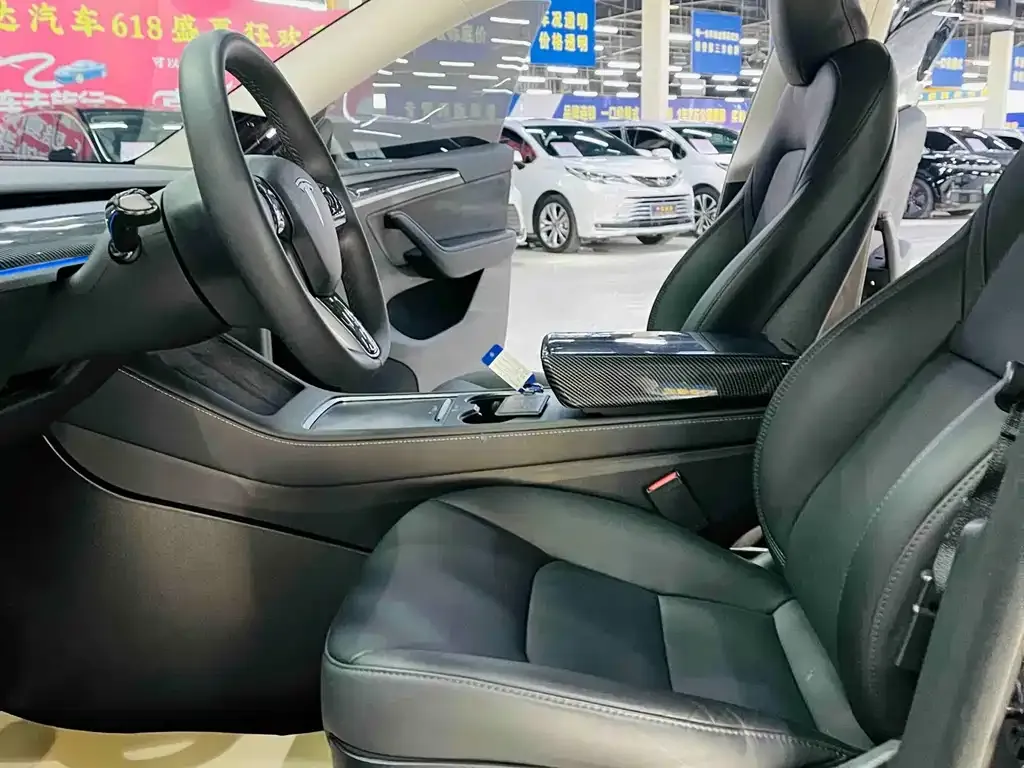 Tesla Model Y 2024 из CN, фото 5