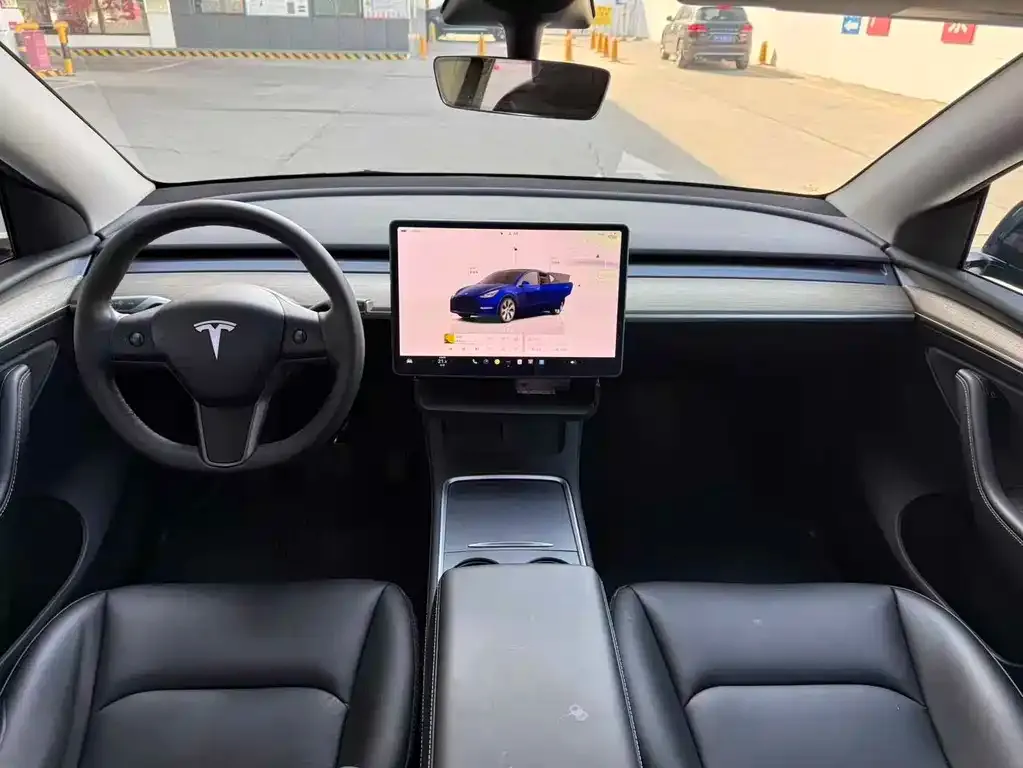 Tesla Model Y — фото 2