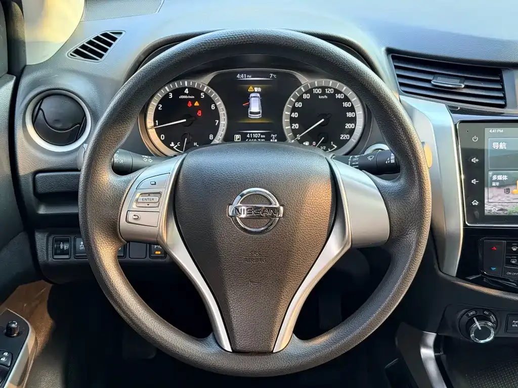 Nissan Terra — фото 4