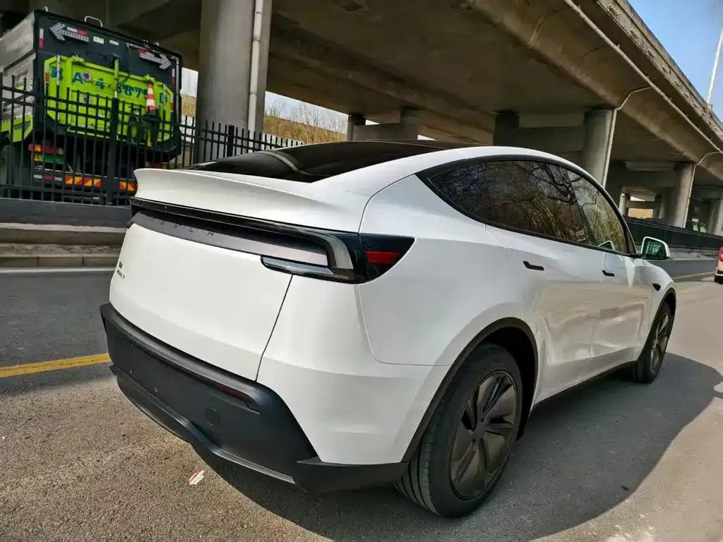 Tesla Model Y 2026 из CN, фото 3