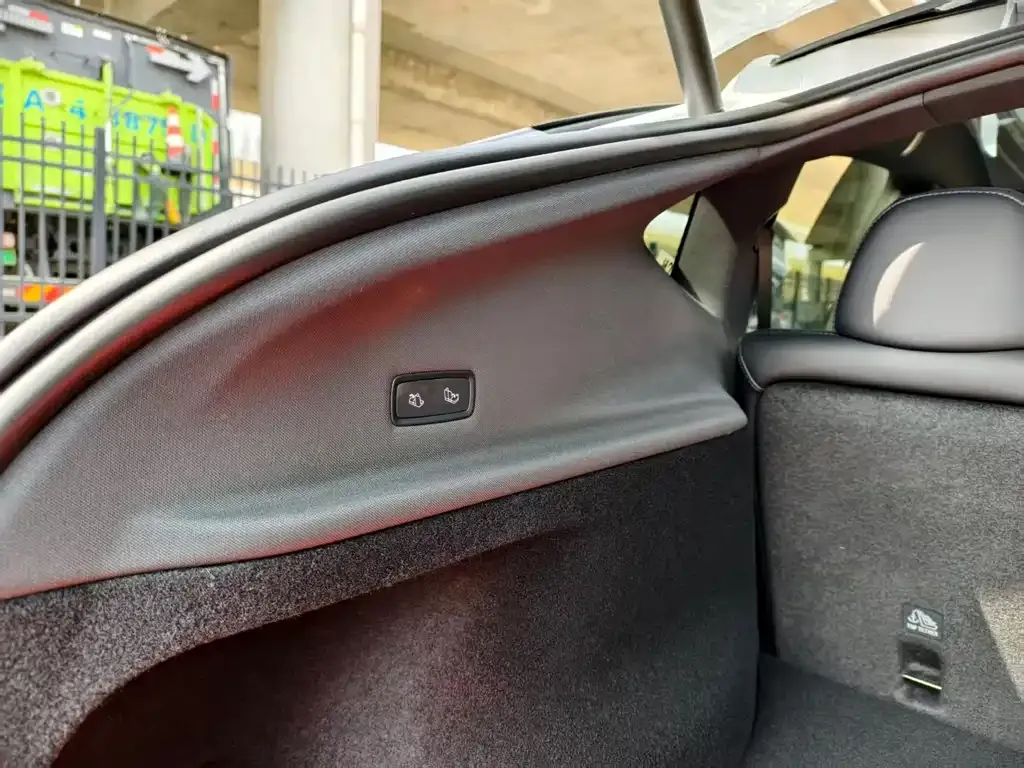 Tesla Model Y 2026 из CN, фото 8