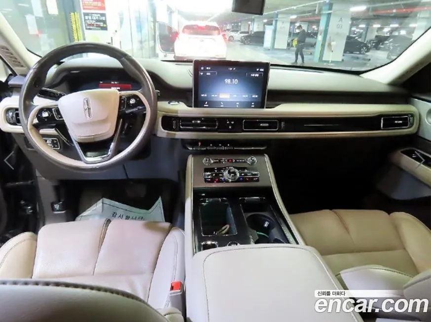 Lincoln Aviator — фото 10