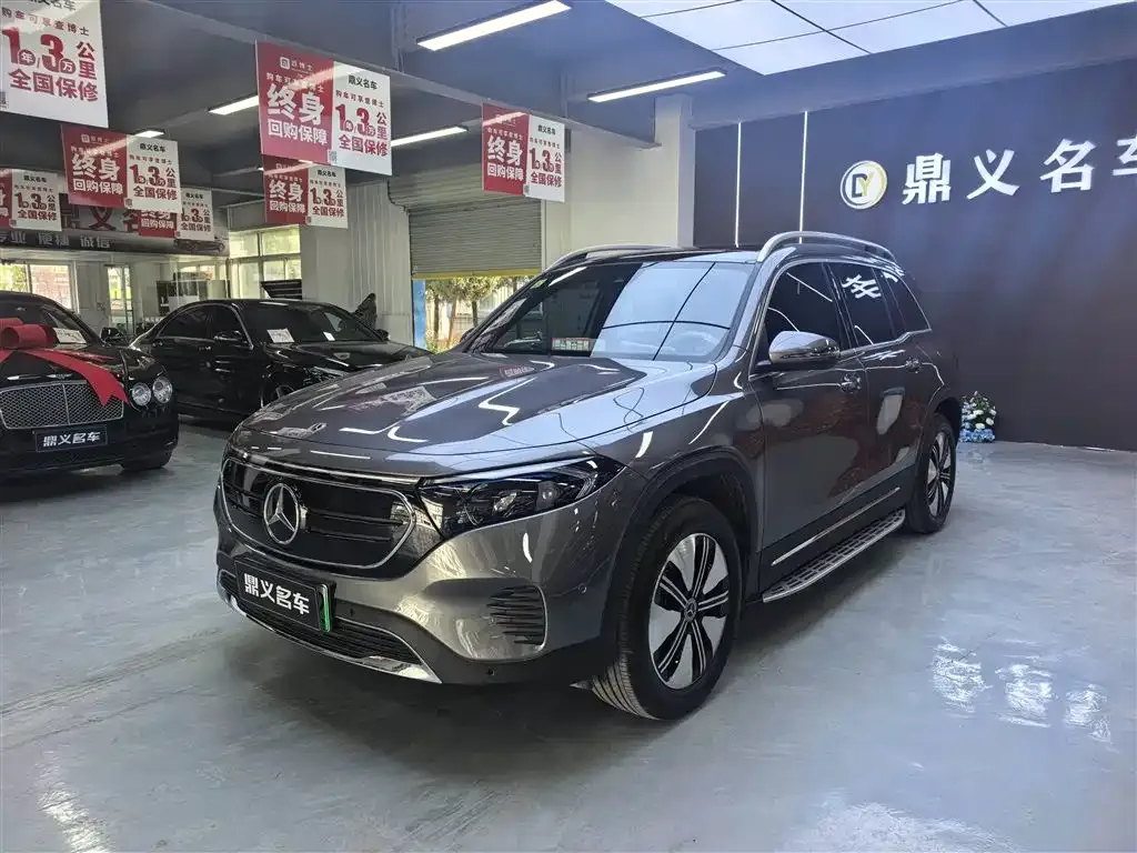 Mercedes-Benz EQB — фото 1