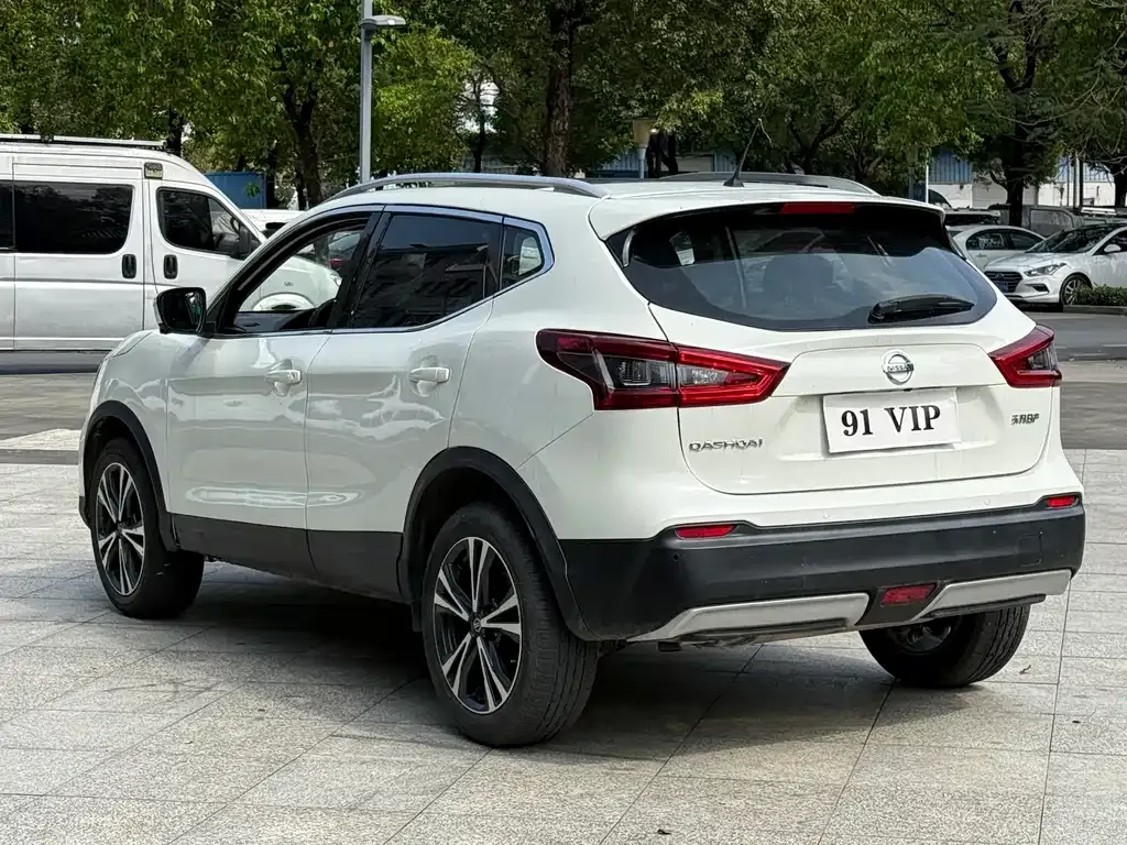 Nissan Qashqai — фото 4
