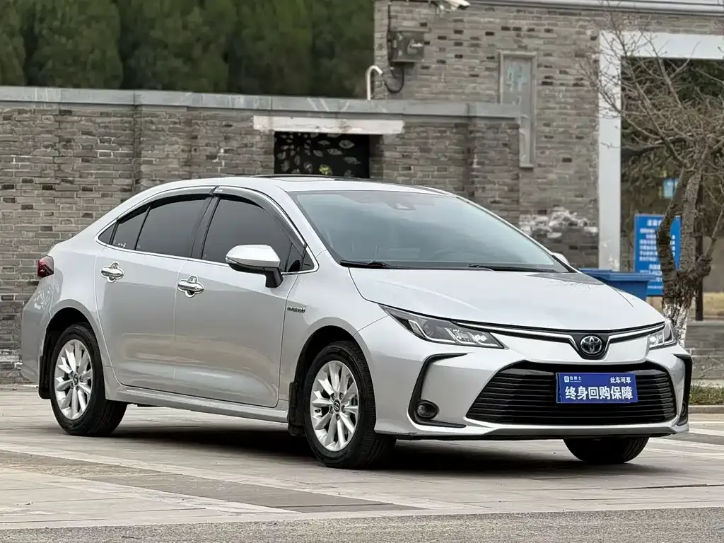 Toyota Corolla — фото 4