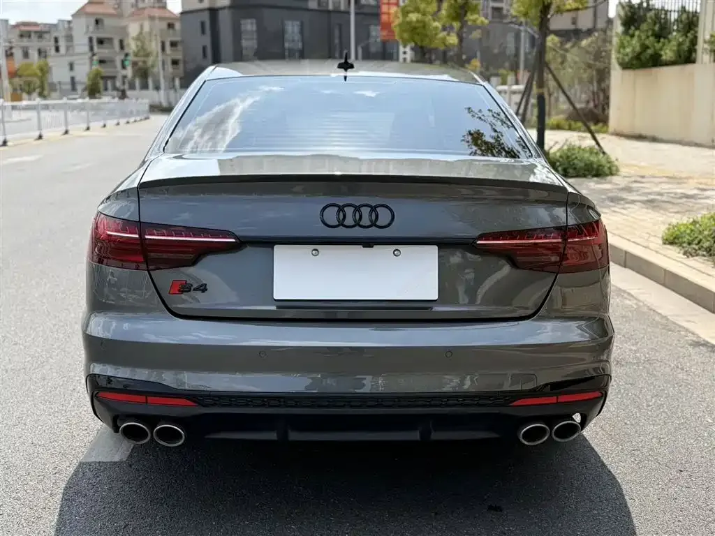 Audi S4 — фото 9