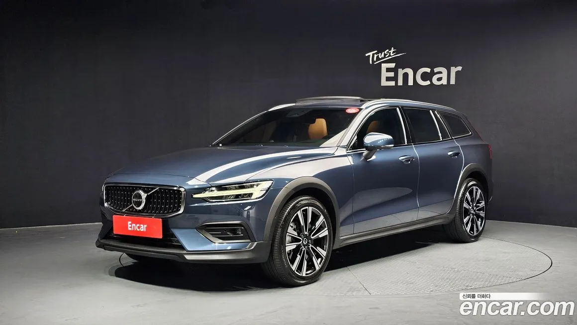 Volvo V60 — фото 1