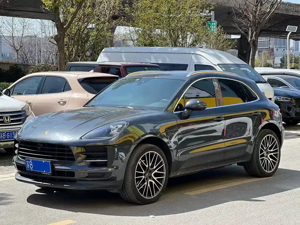 Porsche Macan — фото 1
