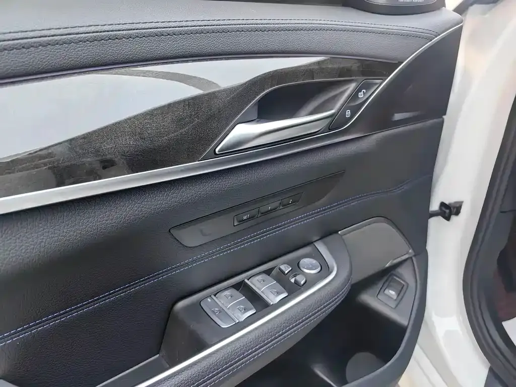 BMW 6 Series GT 2023 из CN, фото 10