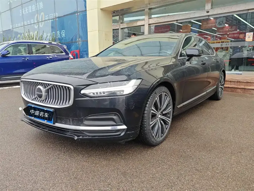 Volvo S90 — фото 1