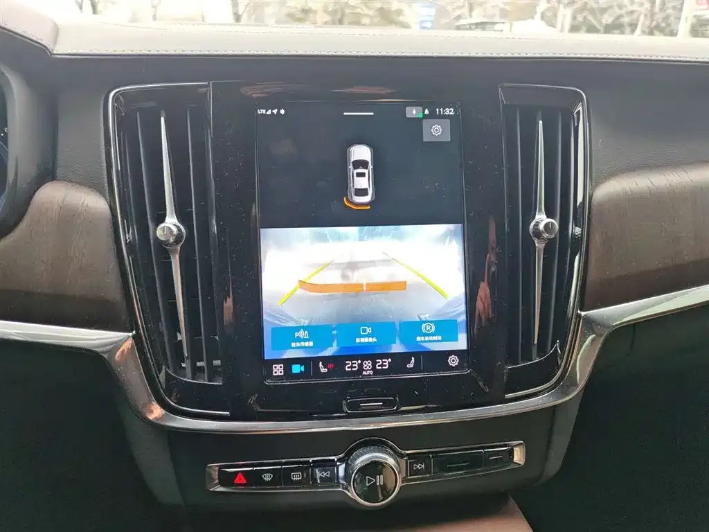 Volvo S90 — фото 10