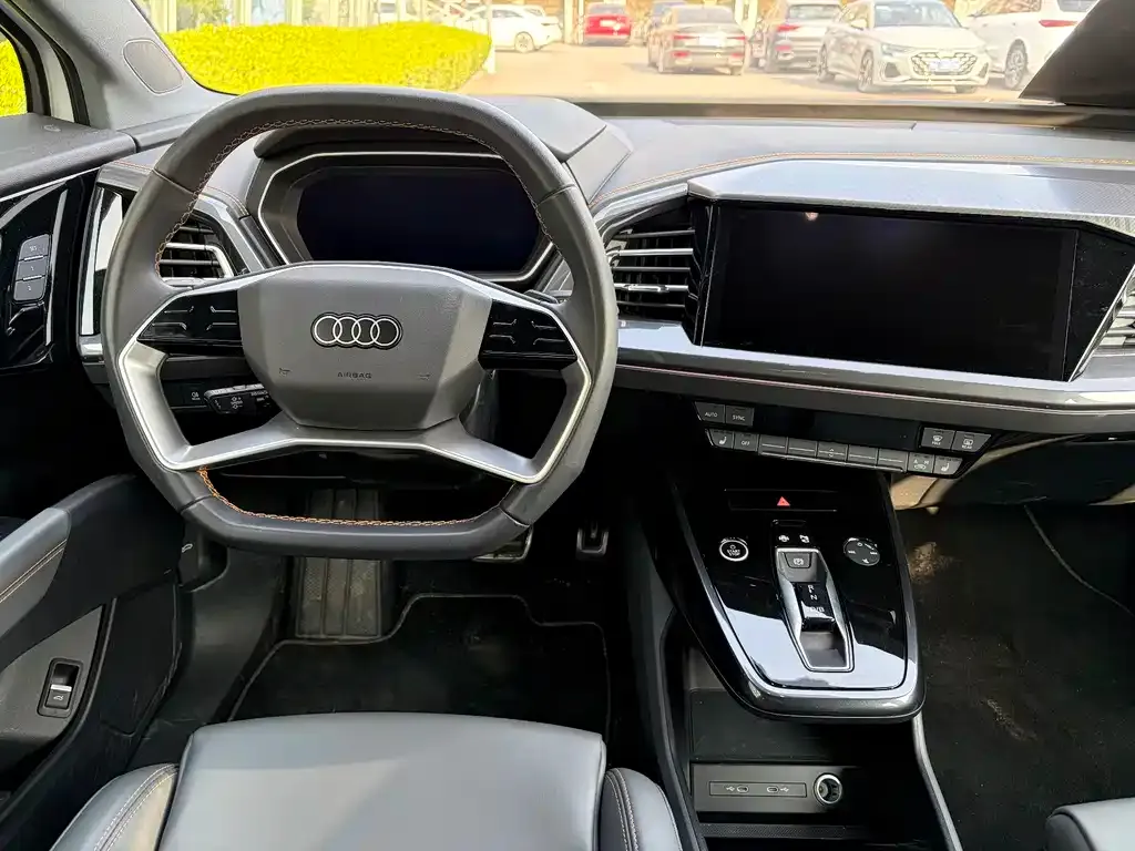 Audi Q4 e-tron — фото 3