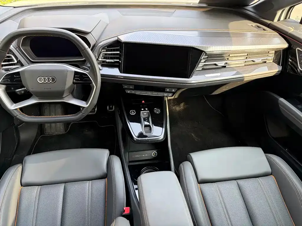 Audi Q4 e-tron — фото 10