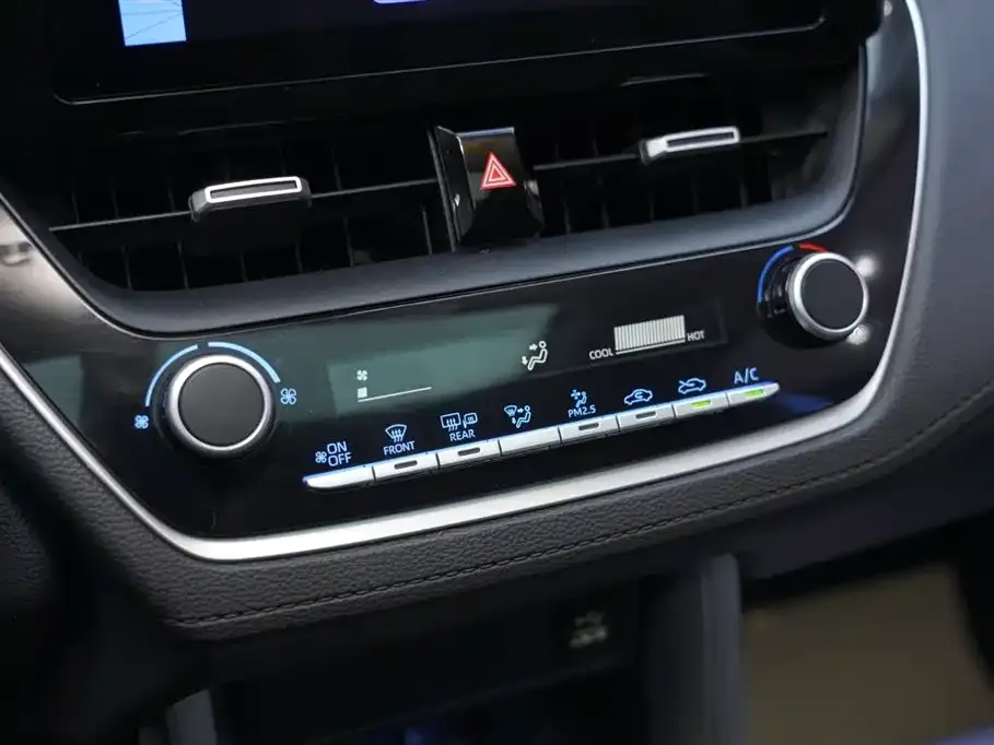 Toyota Frontlander 2022 из CN, фото 9