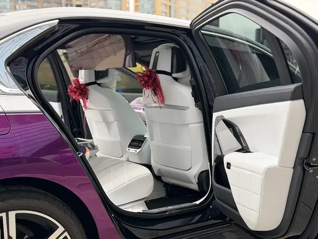 BMW i7 2024 из CN, фото 9