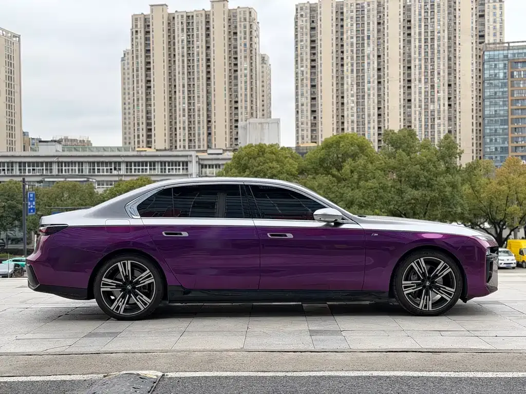 BMW i7 2024 из CN, фото 3