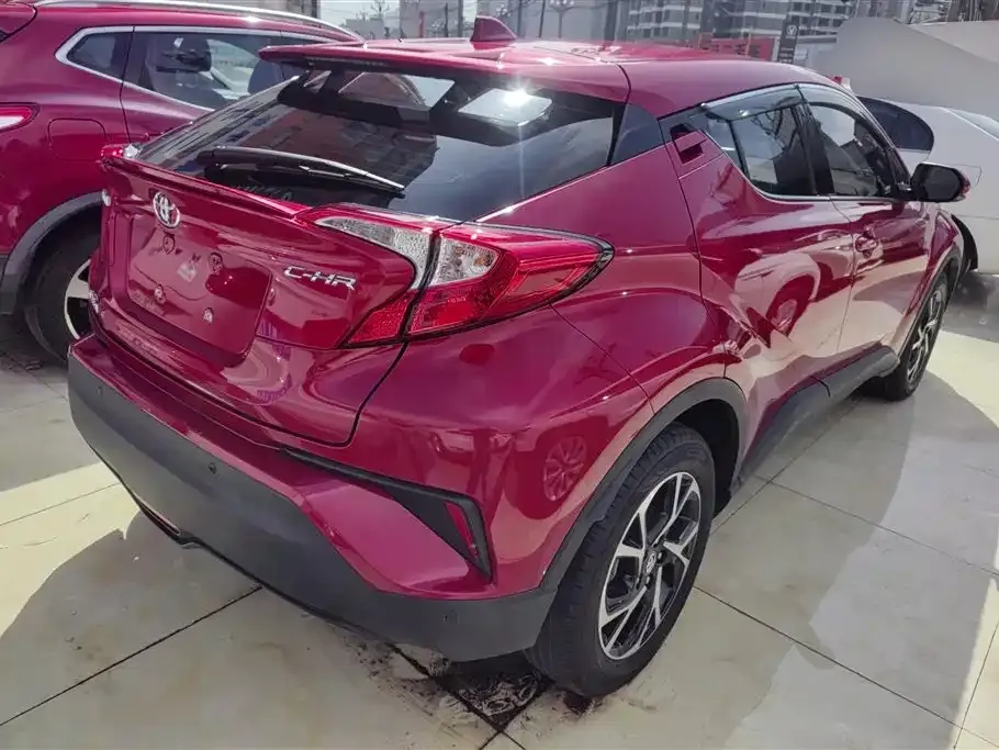 Toyota C-HR — фото 8
