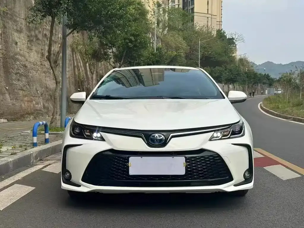 Toyota Corolla — фото 3