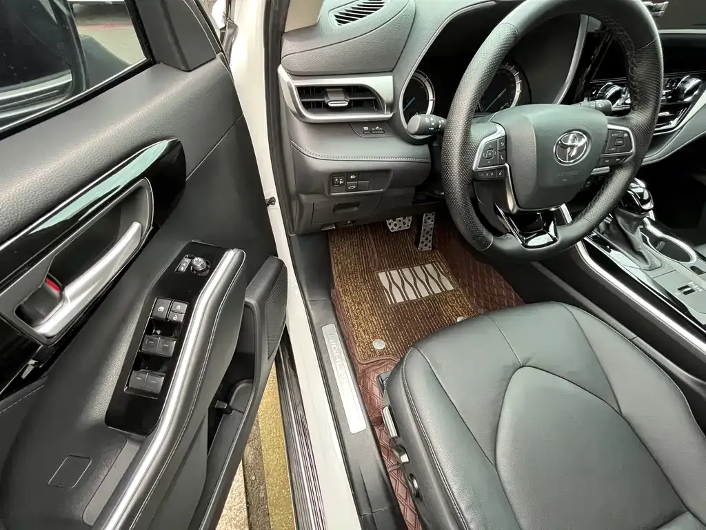 Toyota Highlander 2022 из CN, фото 8
