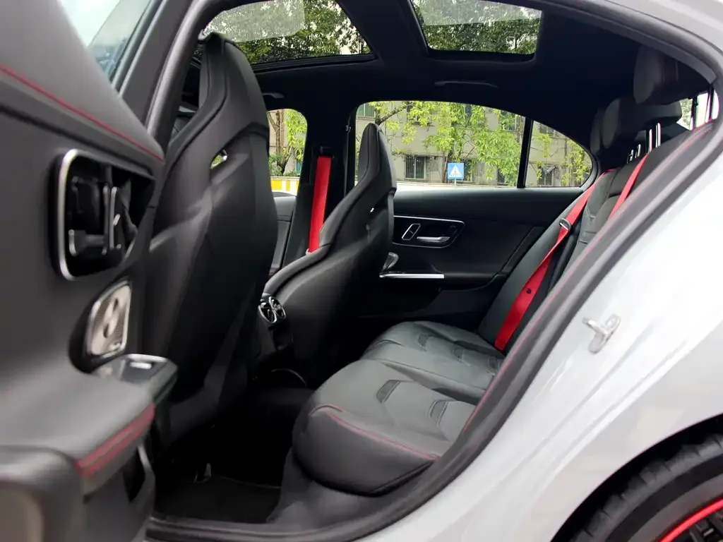 Mercedes-Benz C-Class AMG New Energy 2024 из CN, фото 7