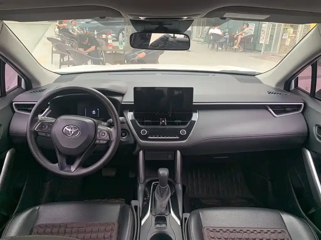 Toyota Corolla Cross 2024 из CN, фото 8