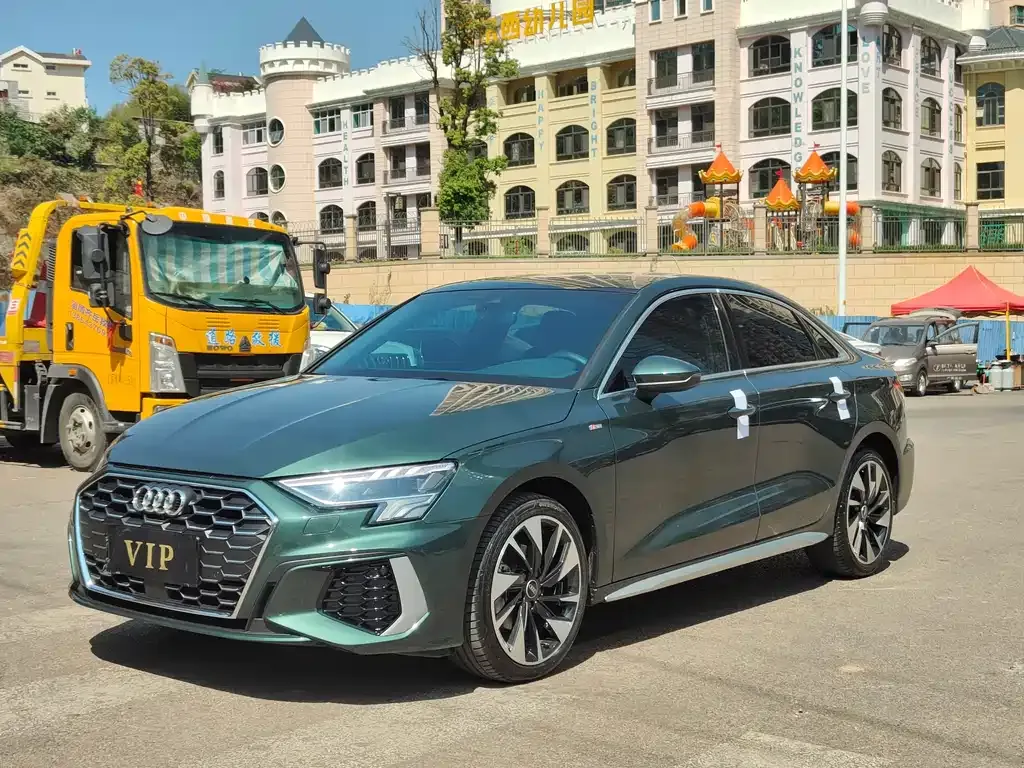 Audi A3 — фото 1
