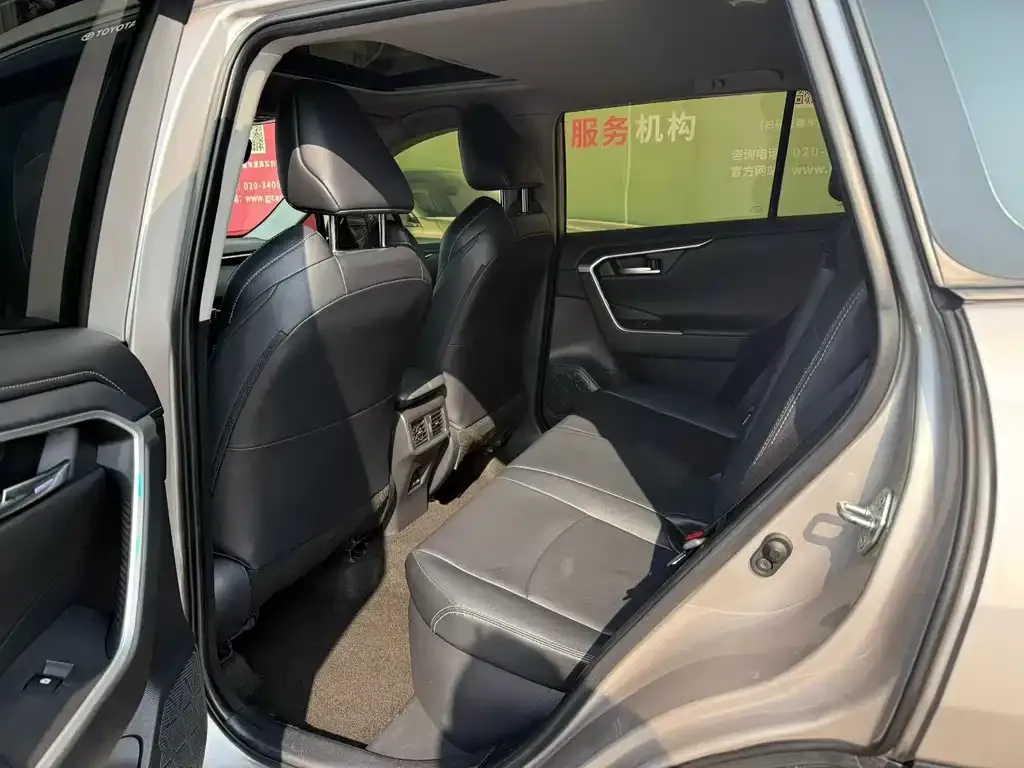 Toyota Wildlander 2022 из CN, фото 10