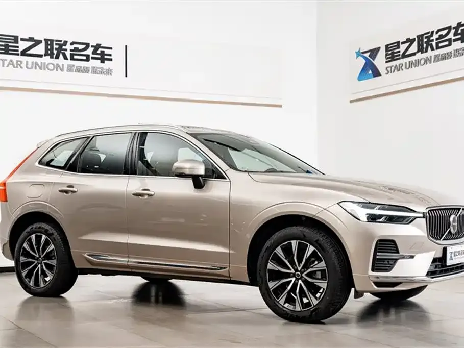 Volvo XC60 — фото 10